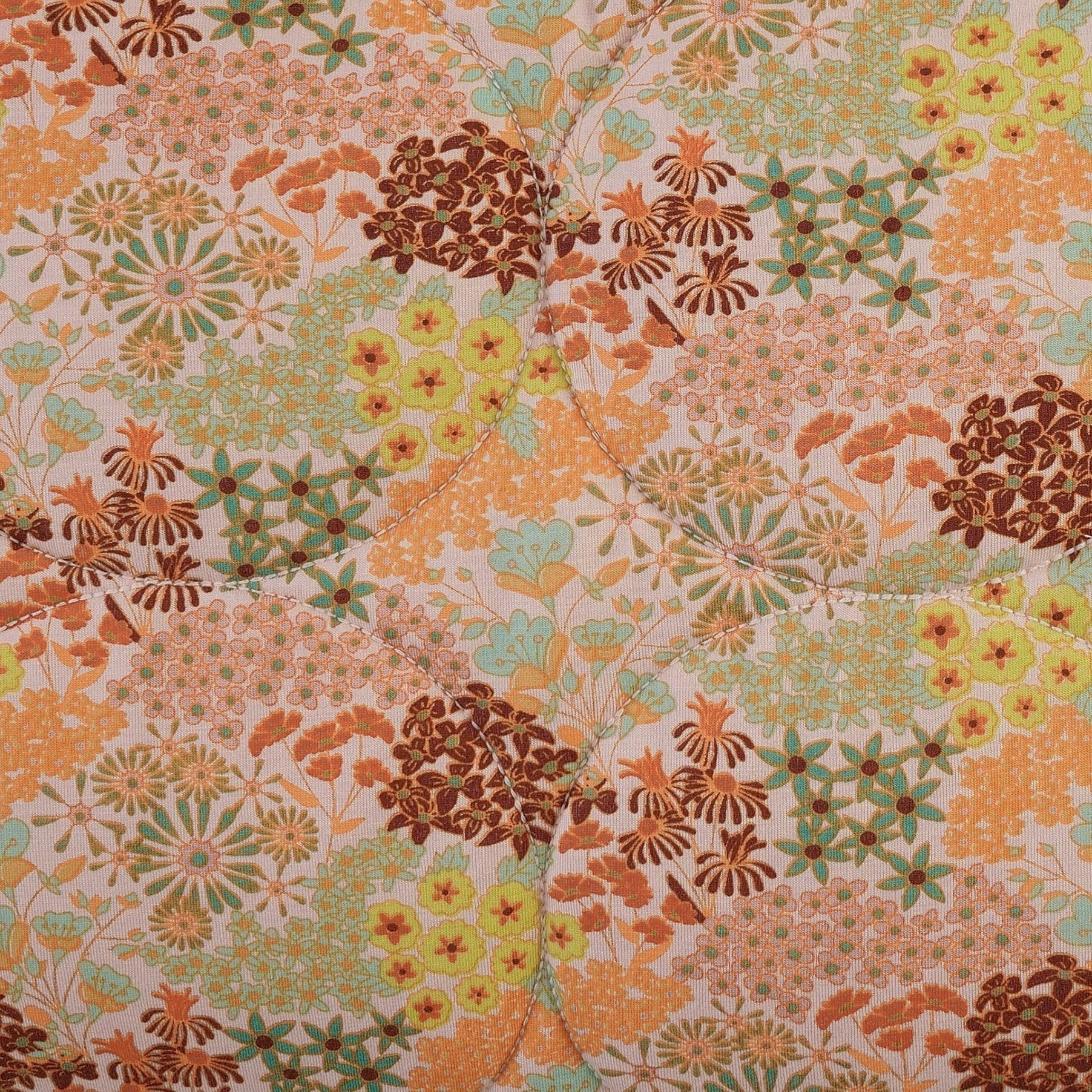 classic circle quilt | pink ditsy garden | bamboo - Image 2
