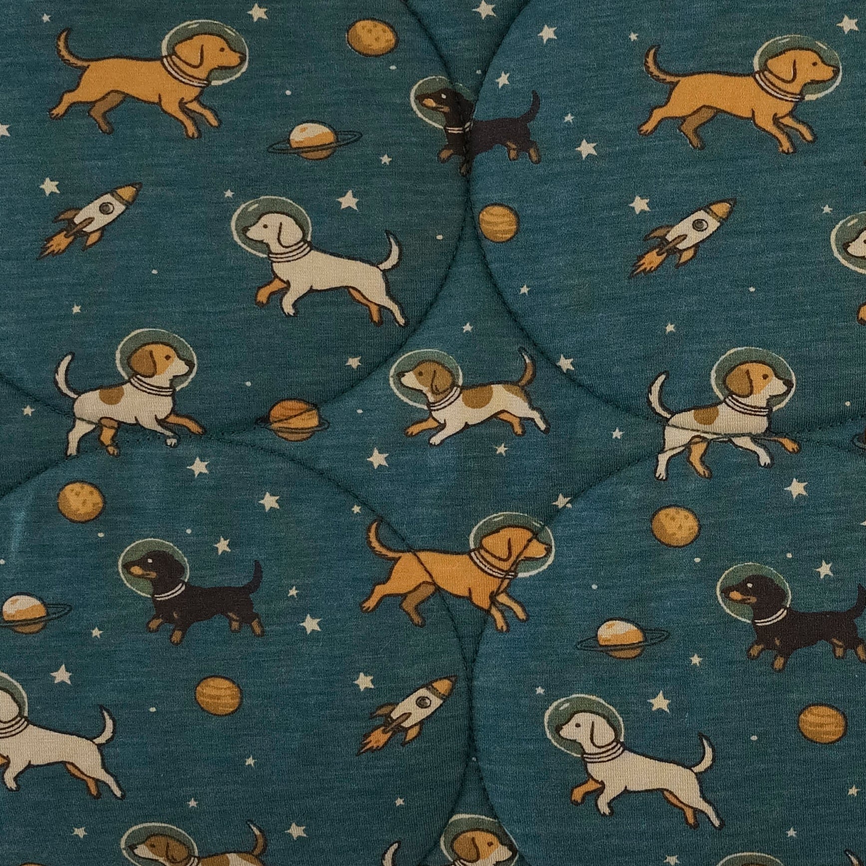 classic circle quilt | space pups | bamboo - Image 2