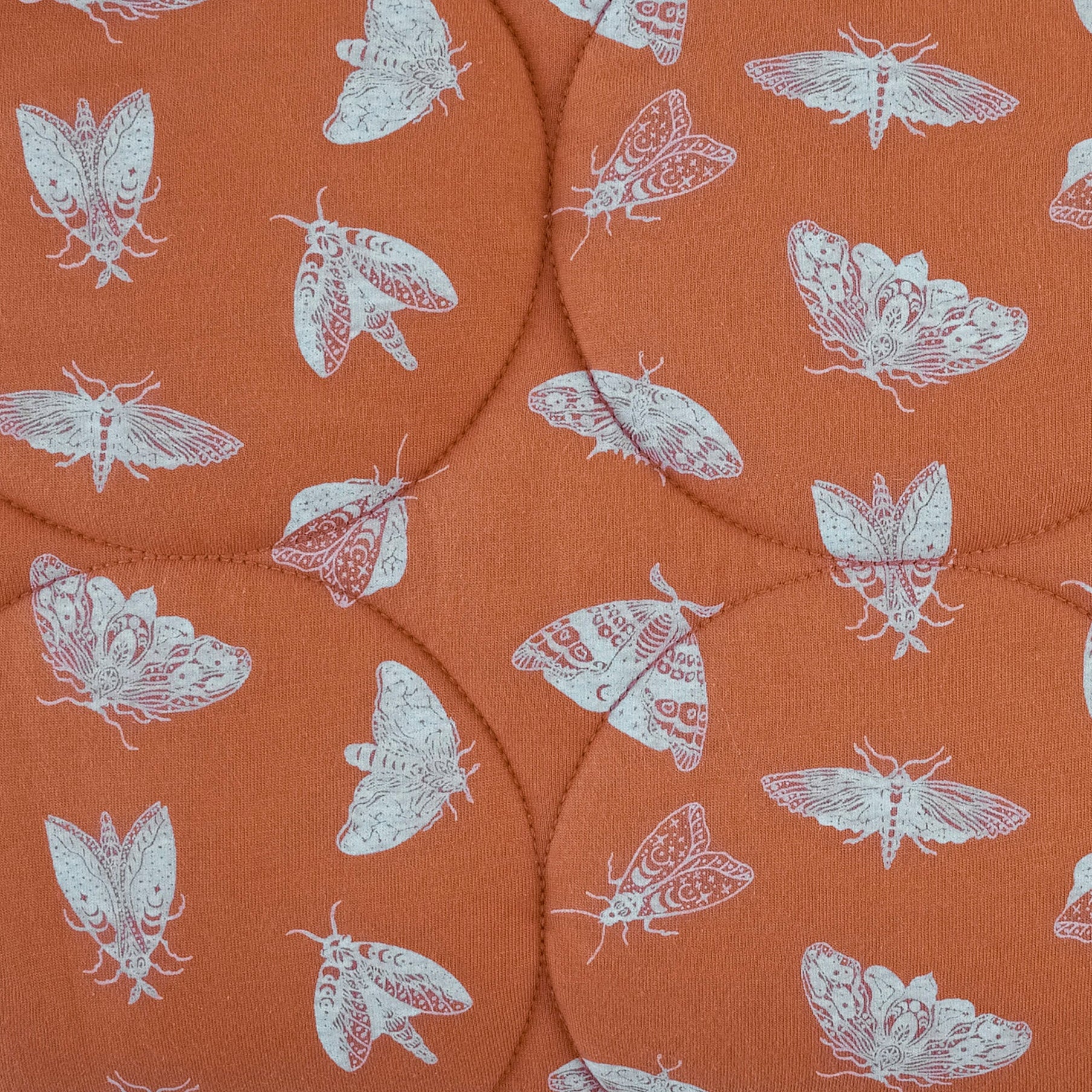 classic circle quilt | spicy moth scatter | organic cotton jersey - Image 2