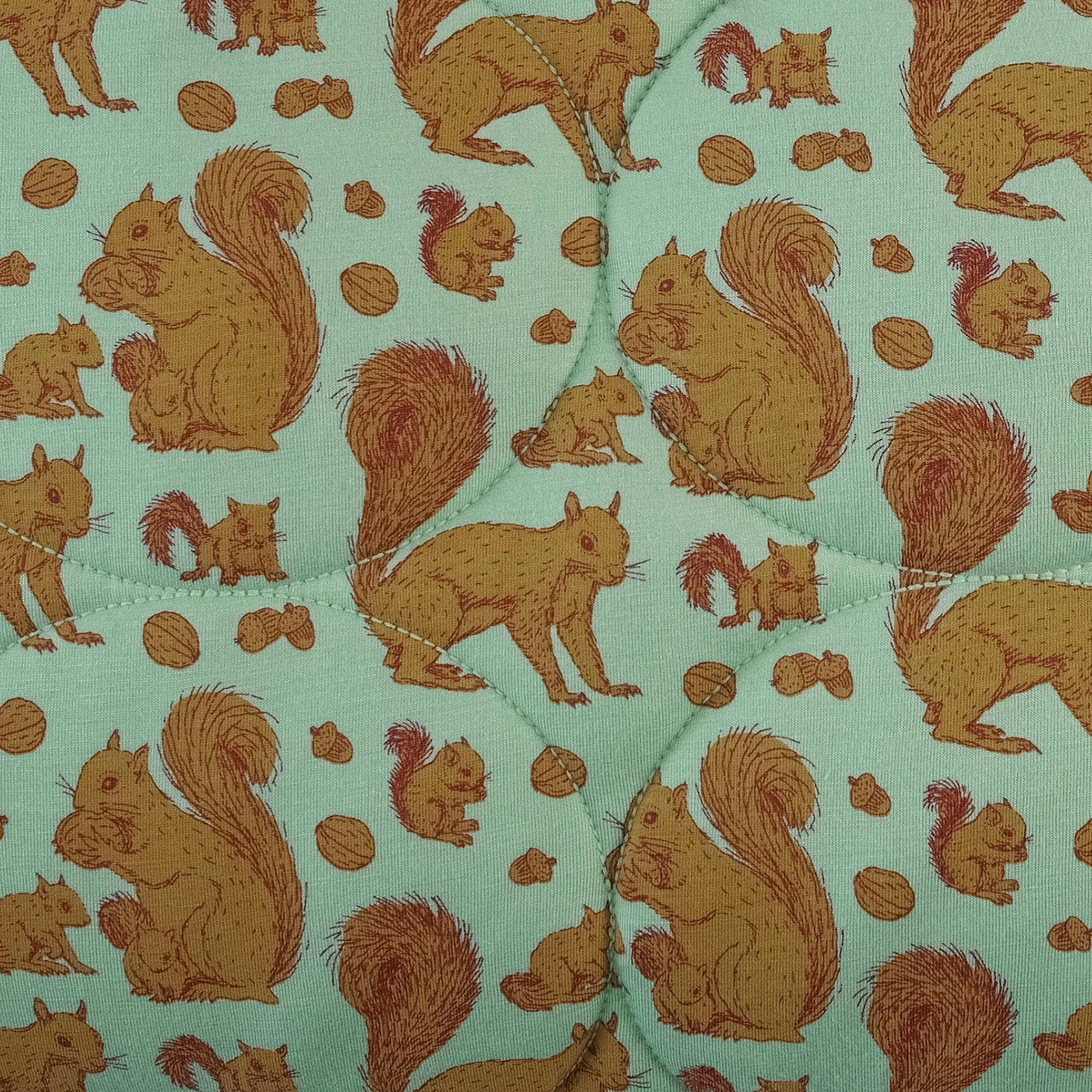 classic circle quilt | toffy squirrel | bamboo - Image 2
